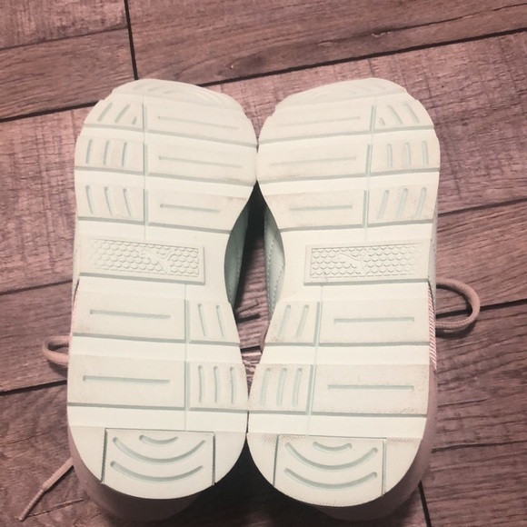 Puma retro runner sneakers in mint and light grey with soft foam support inserts - Picture 7 of 11